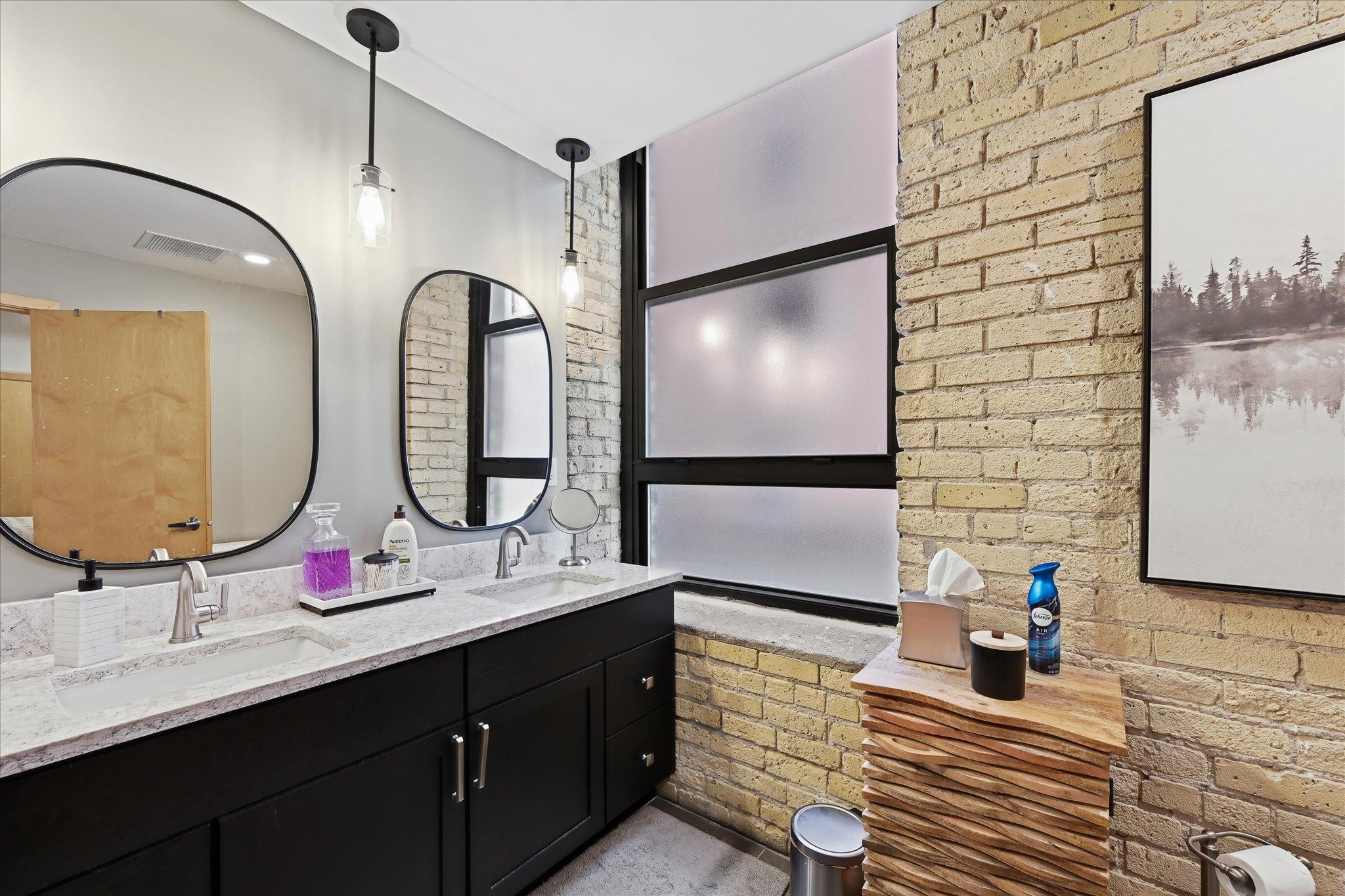 38-607 Washington Ave S _202 [3317029]- 038.jpg