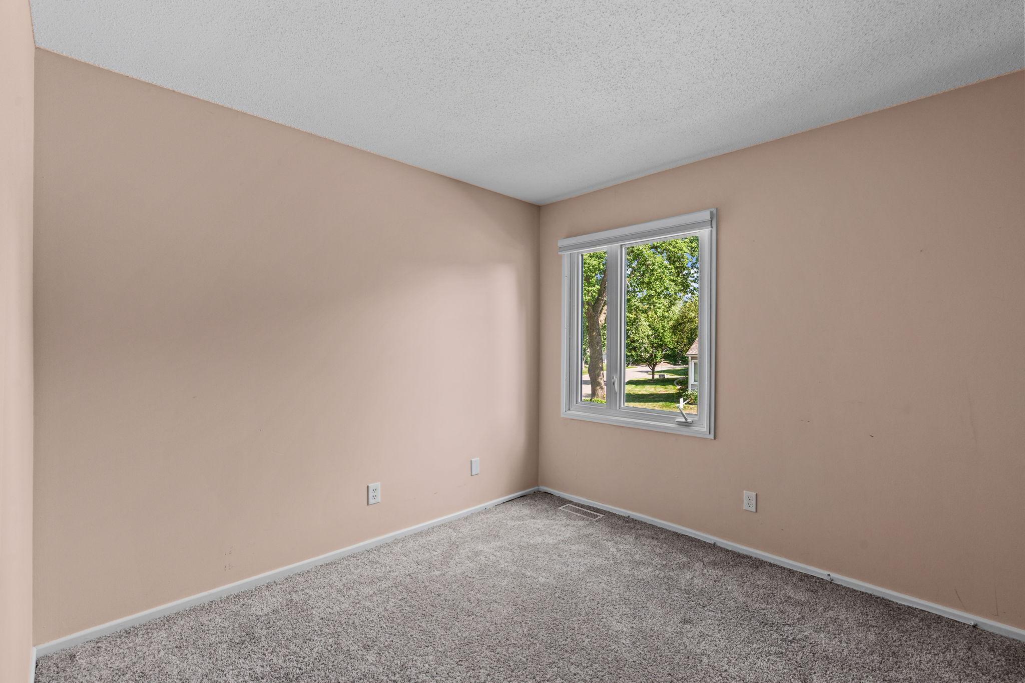 30-web-or-mls-7304 Landau Dr-30.jpg