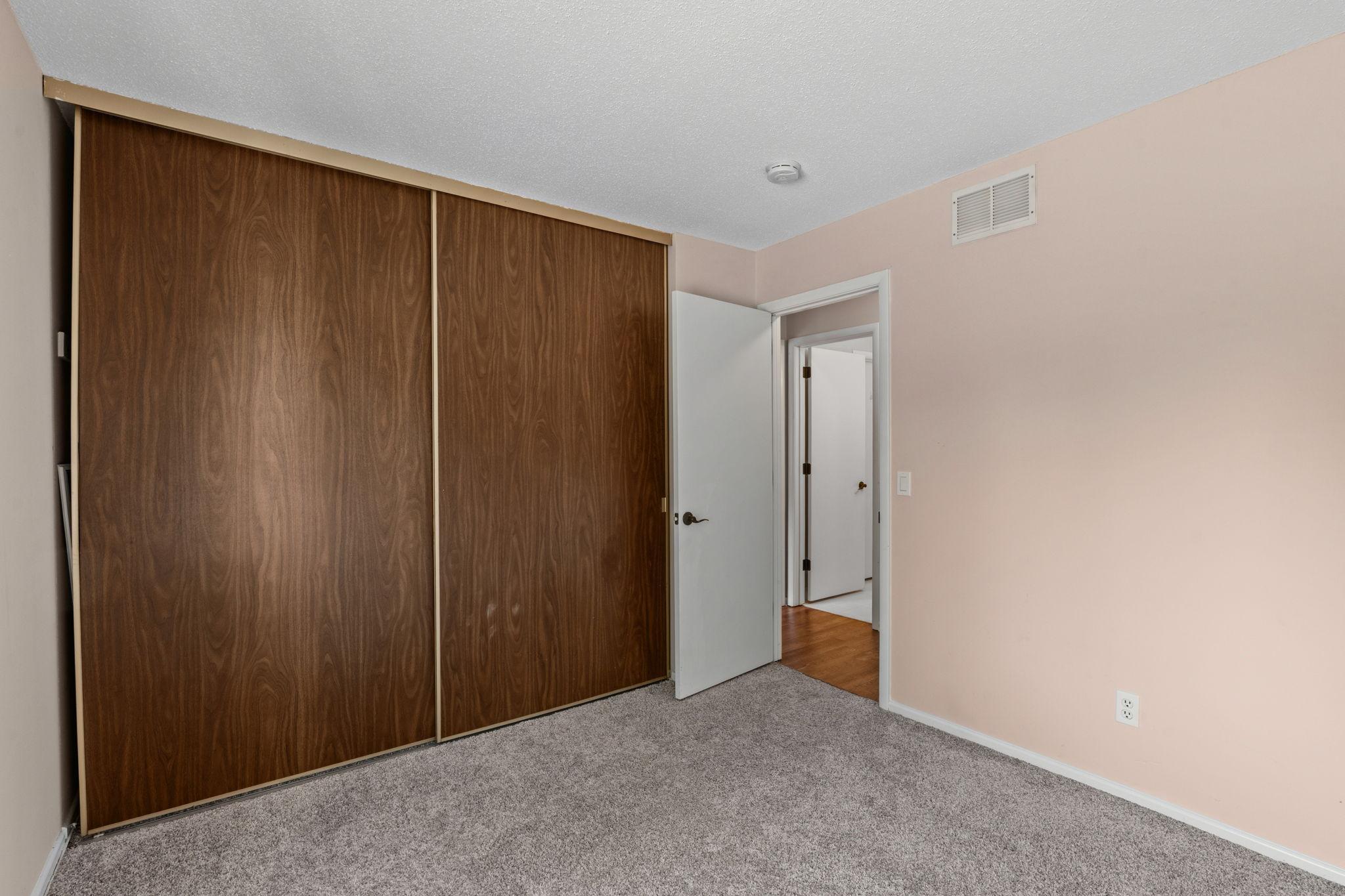 Wall to wall closet