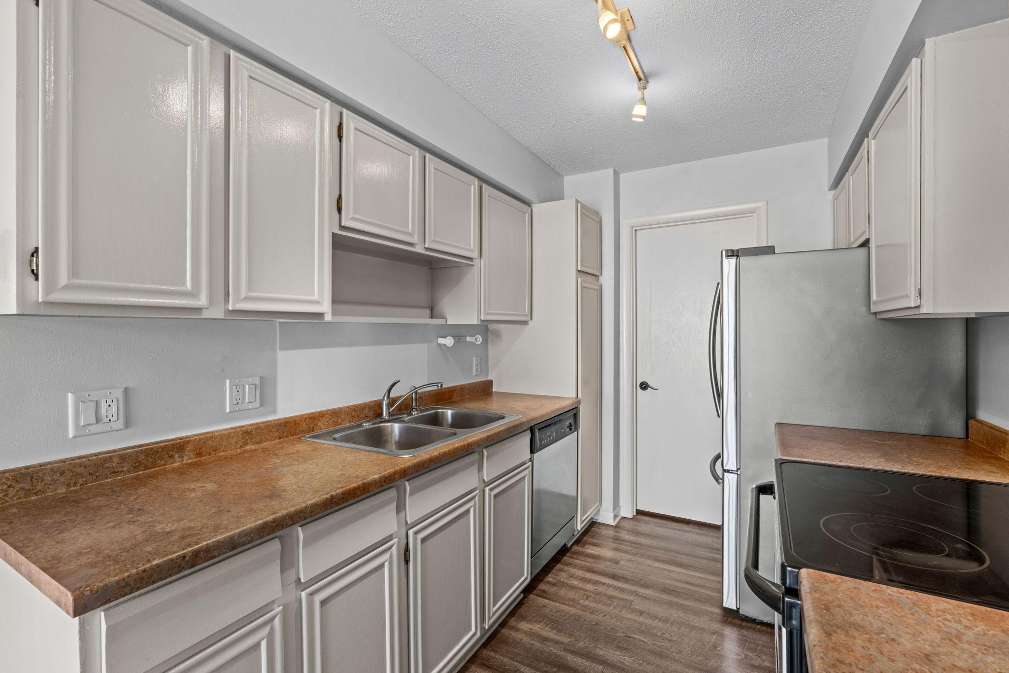 Ample cabinet space