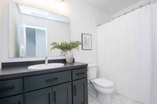 Bathroom 4.JPG