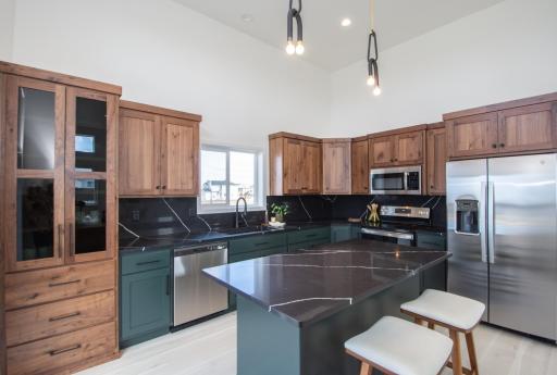 Kitchen 2.JPG