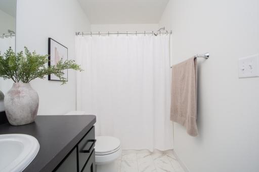 Bathroom 5.JPG