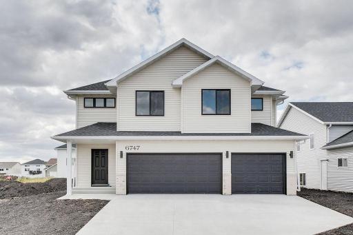 6747 Selkirk Drive S, Fargo, ND 58104
