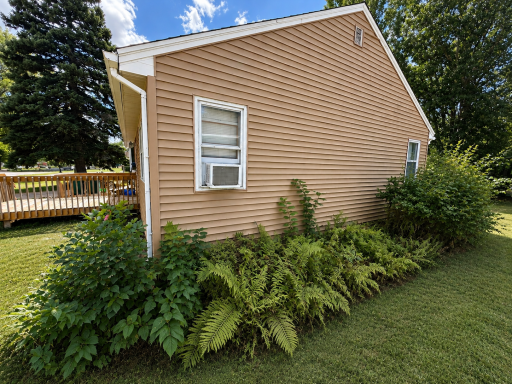 847 3rd Street N, Wahpeton, ND 58075