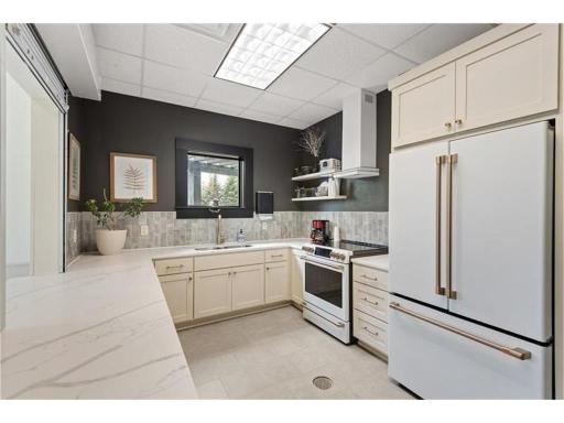 Your Waters Edge Community Center Membership includes a pool and lounging areas, gym, game rooms with pool table, reservable party/banquet room with full kitchen, and stunning lobby area with fireplace. All recently remodeled and updated.