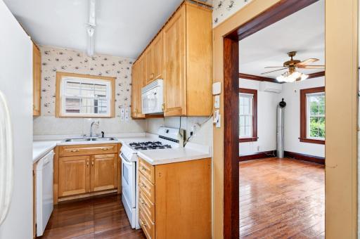 4037 Grand Avenue S, Minneapolis, MN 55409