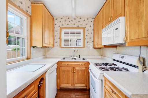 4037 Grand Avenue S, Minneapolis, MN 55409