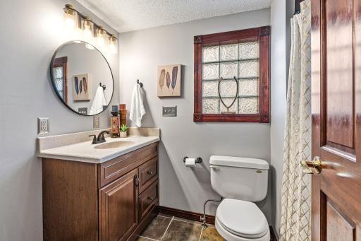 Main level 3/4 bathroom
