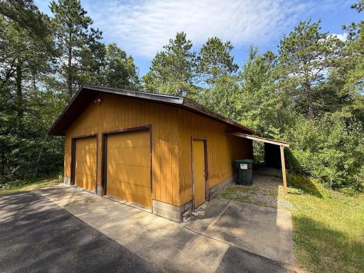 26 x 36 Insulated Garage with 7 x 24 Lean-to
