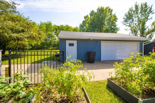 5432Mineral-ext3-rear2.jpg