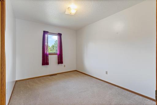 1433 Morris Avenue, Hinckley, MN 55037