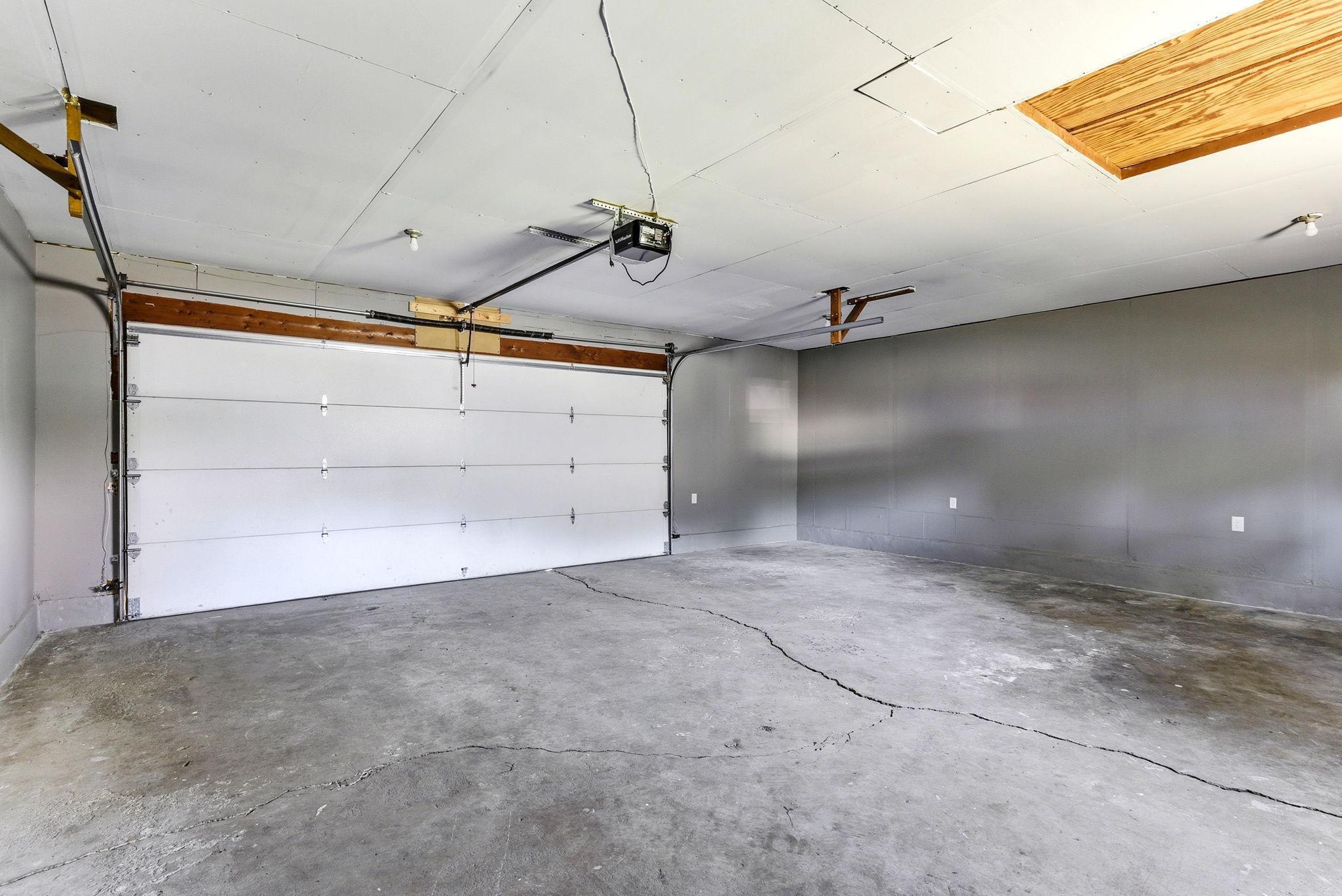 37-web-or-mls-678-Case-Ave-E-37.jpg