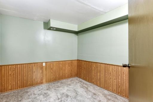 32-web-or-mls-678-Case-Ave-E-32.jpg