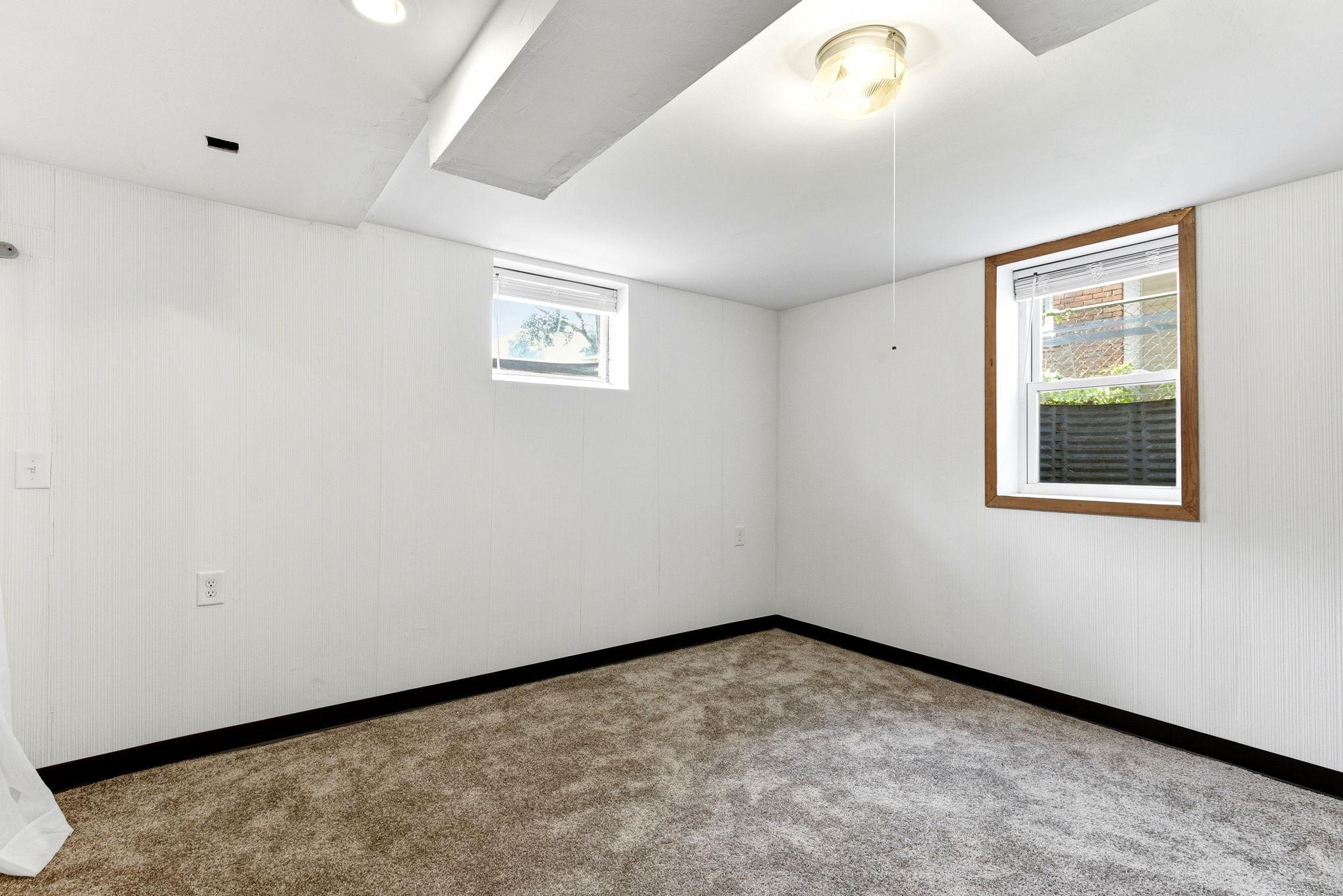 31-web-or-mls-678-Case-Ave-E-31.jpg