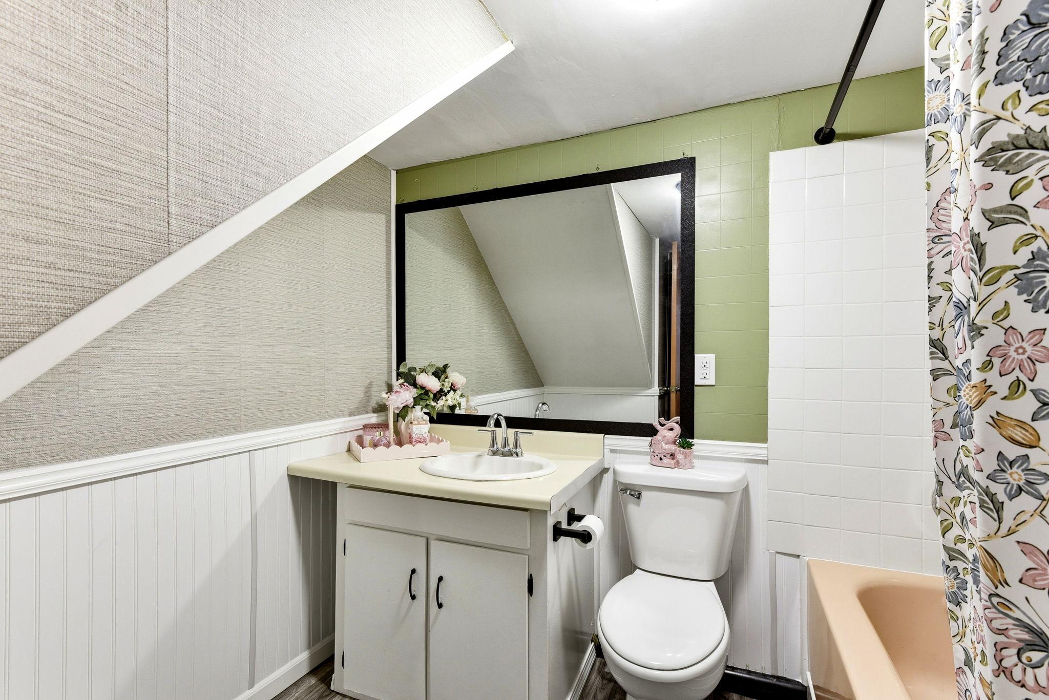 34-web-or-mls-678-Case-Ave-E-34.jpg