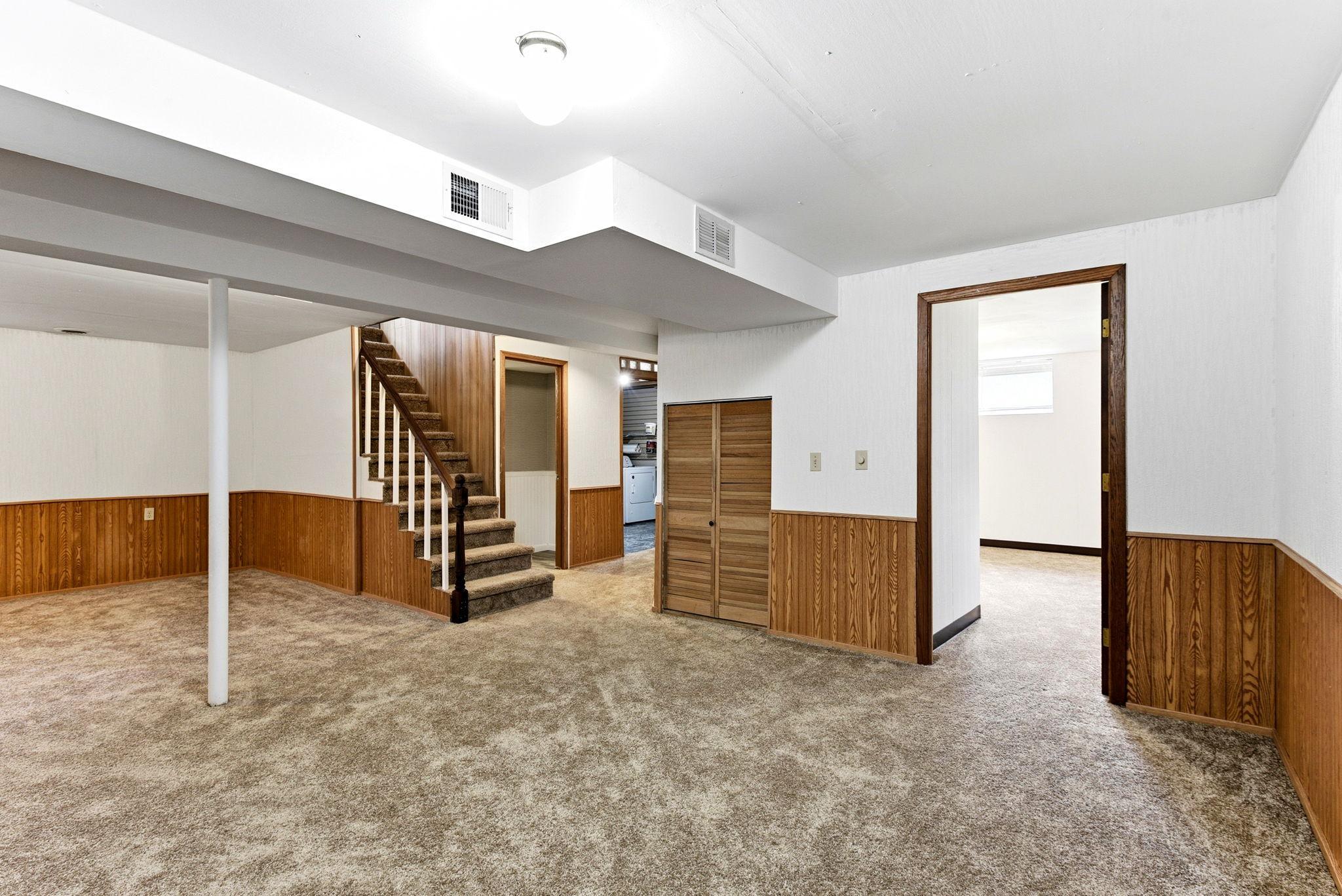 25-web-or-mls-678-Case-Ave-E-25.jpg