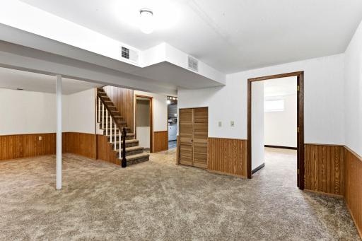25-web-or-mls-678-Case-Ave-E-25.jpg
