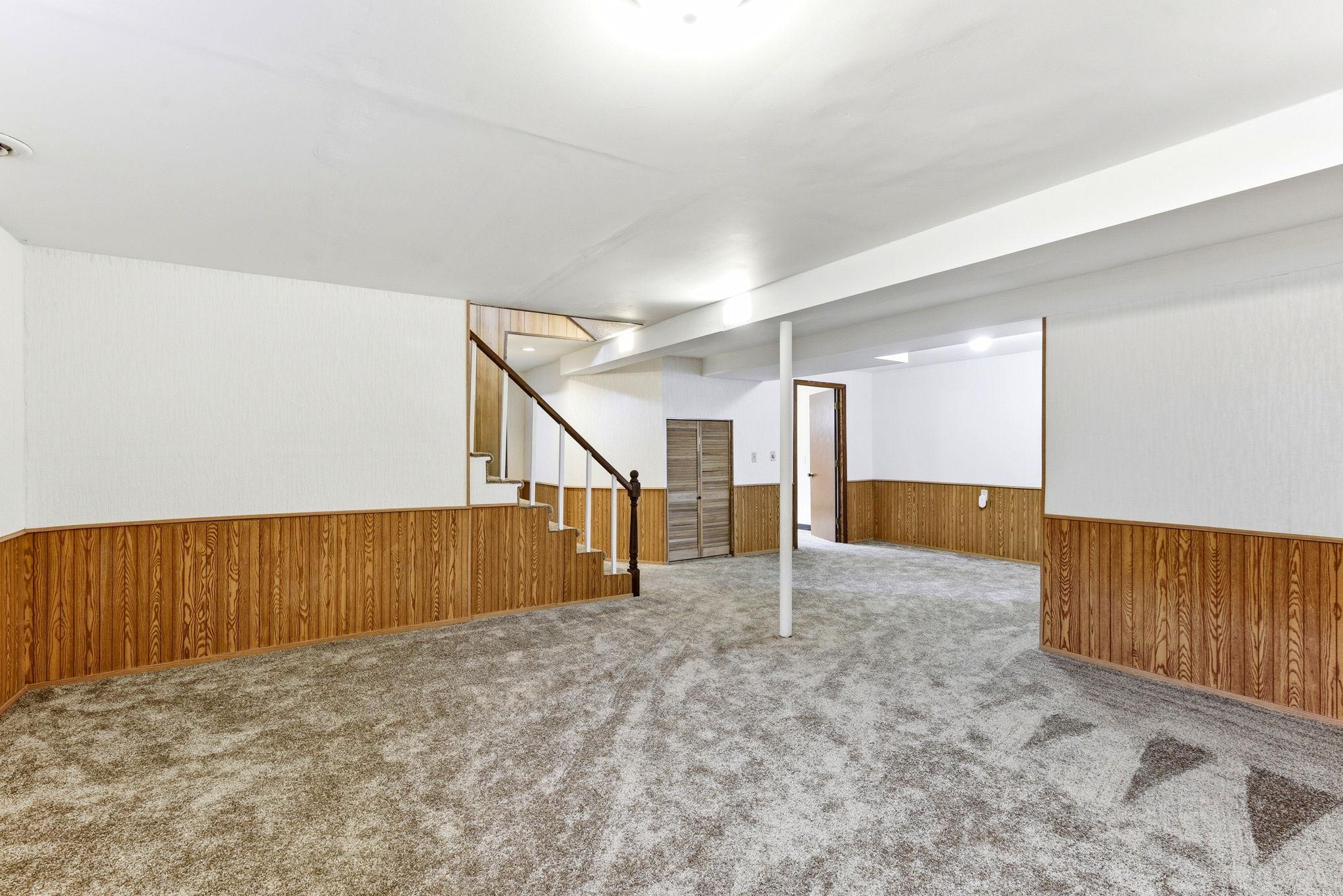 26-web-or-mls-678-Case-Ave-E-26.jpg