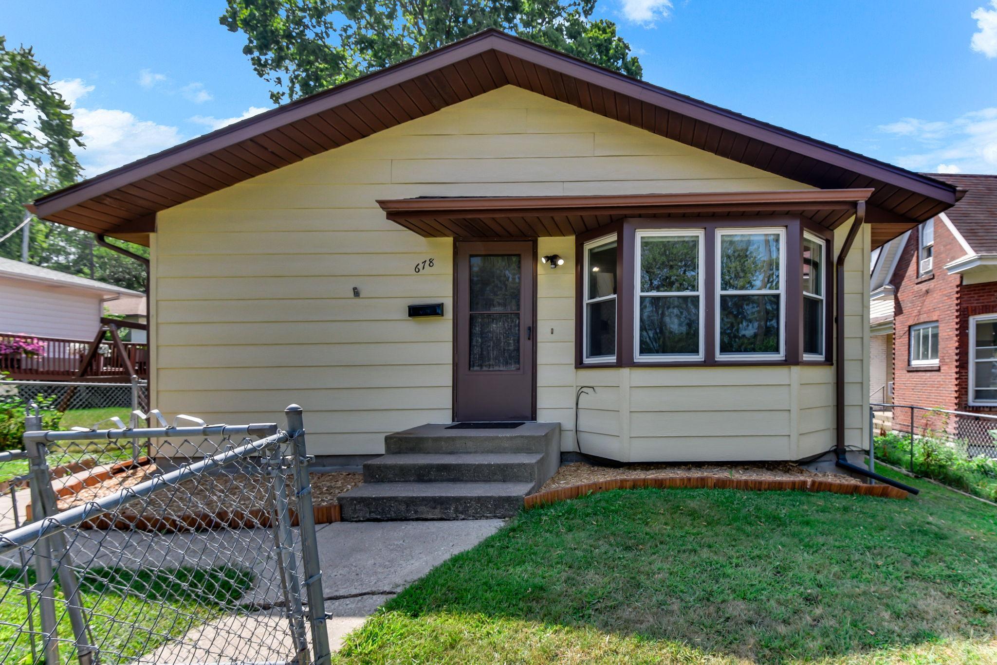 2-web-or-mls-678-Case-Ave-E-01.jpg