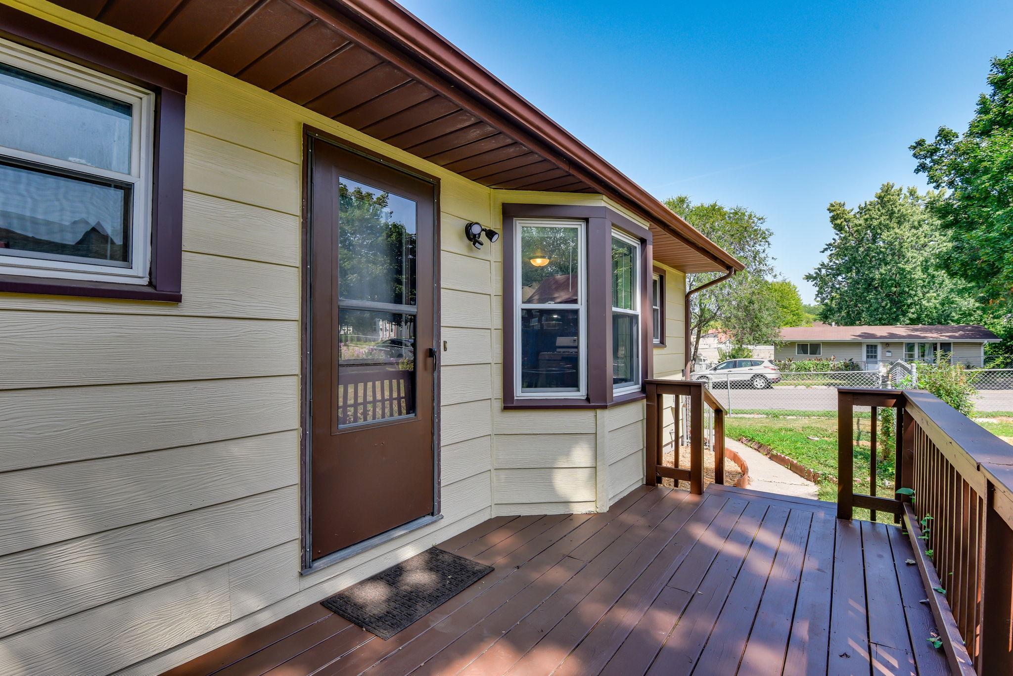 40-web-or-mls-678-Case-Ave-E-40.jpg
