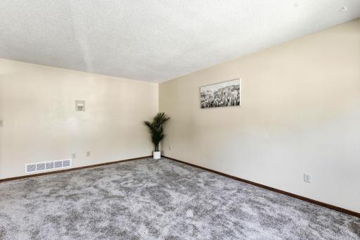 3-web-or-mls-678-Case-Ave-E-03.jpg