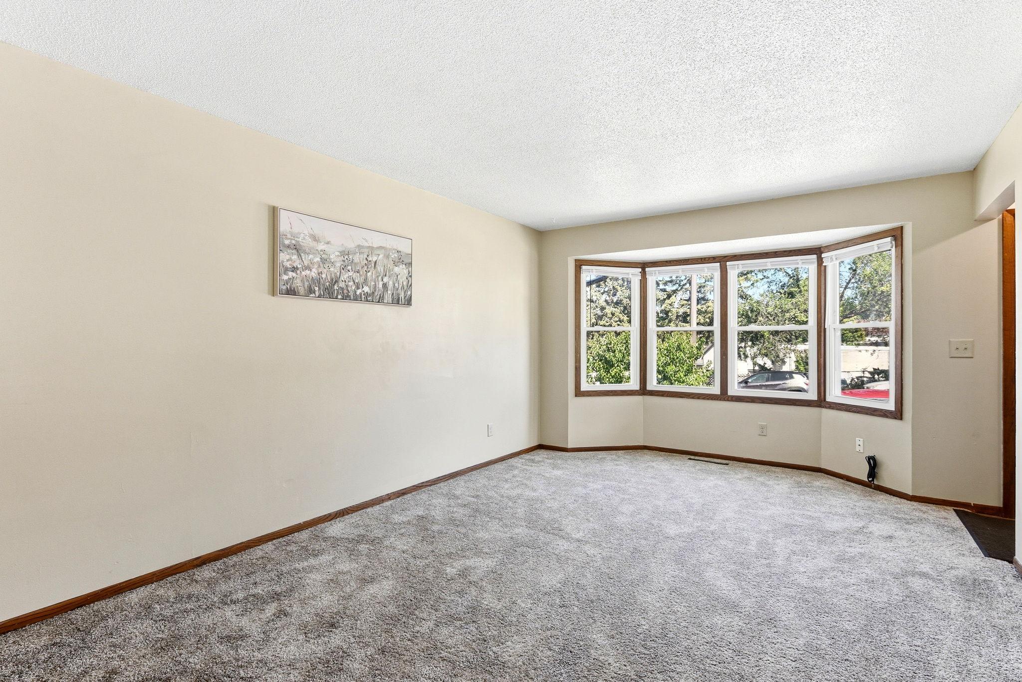 5-web-or-mls-678-Case-Ave-E-06.jpg