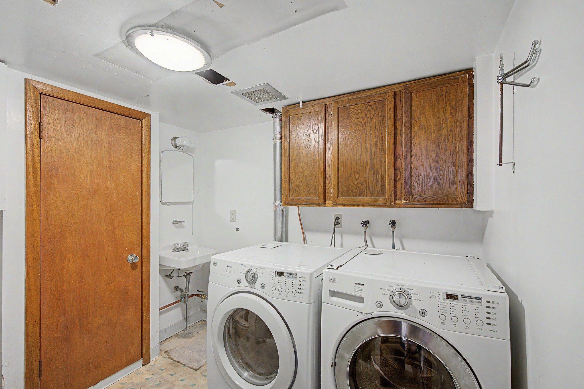 10-web-or-mls-987_Earl_Street_21_mls.jpg