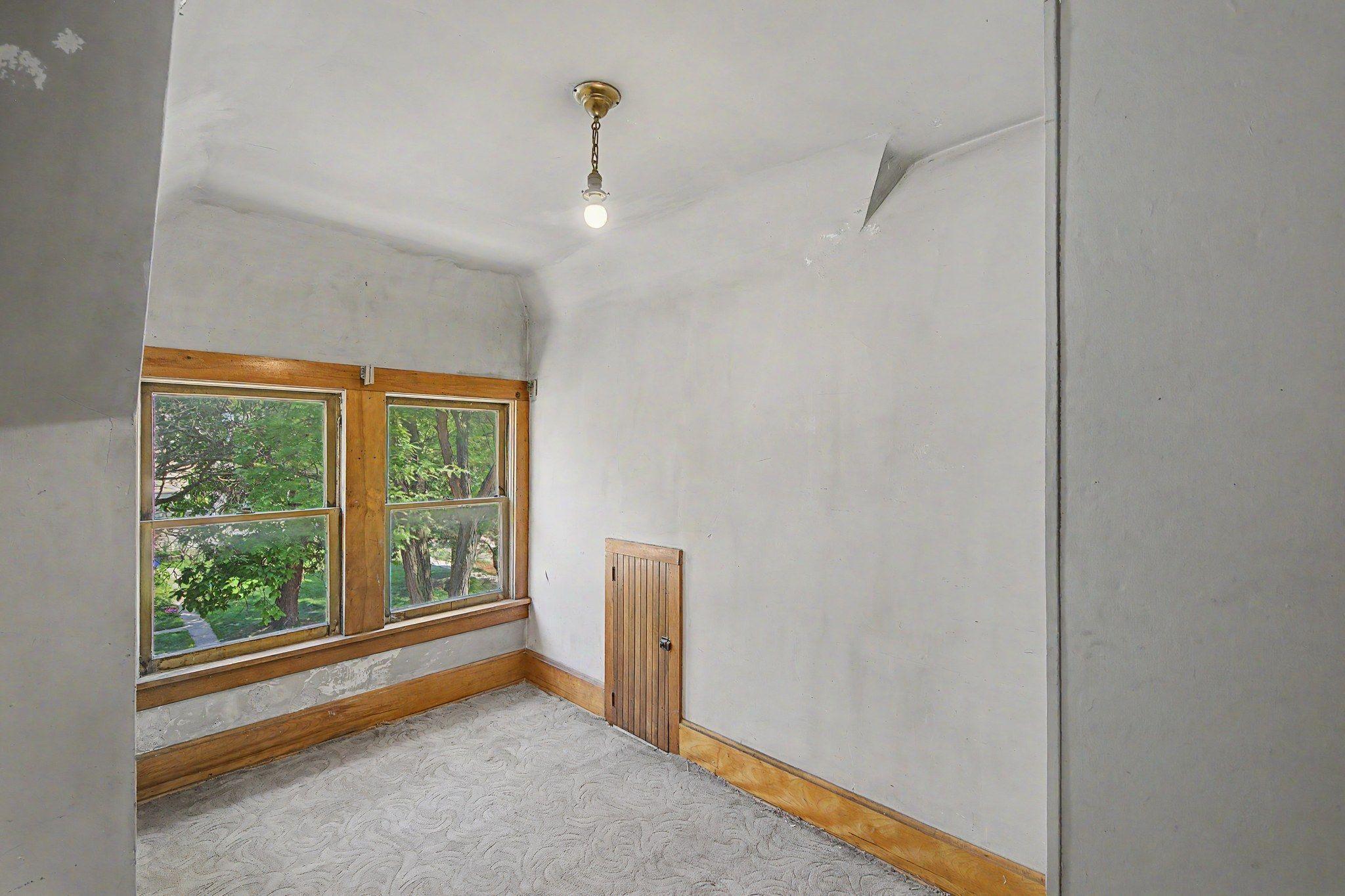 12-web-or-mls-987_Earl_Street_19_mls.jpg