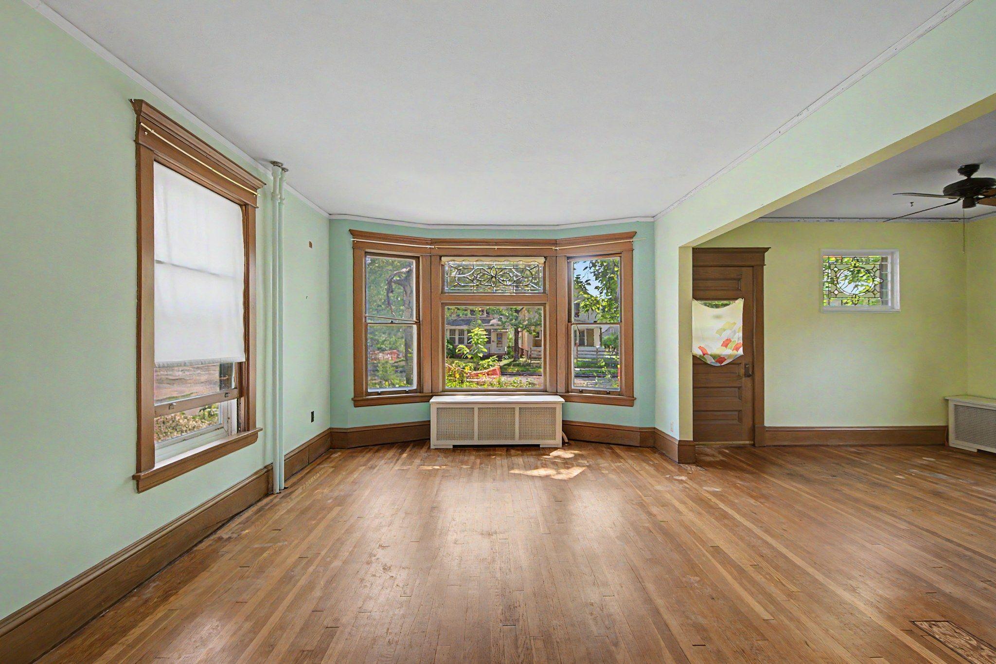 27-web-or-mls-987_Earl_Street_04_mls.jpg