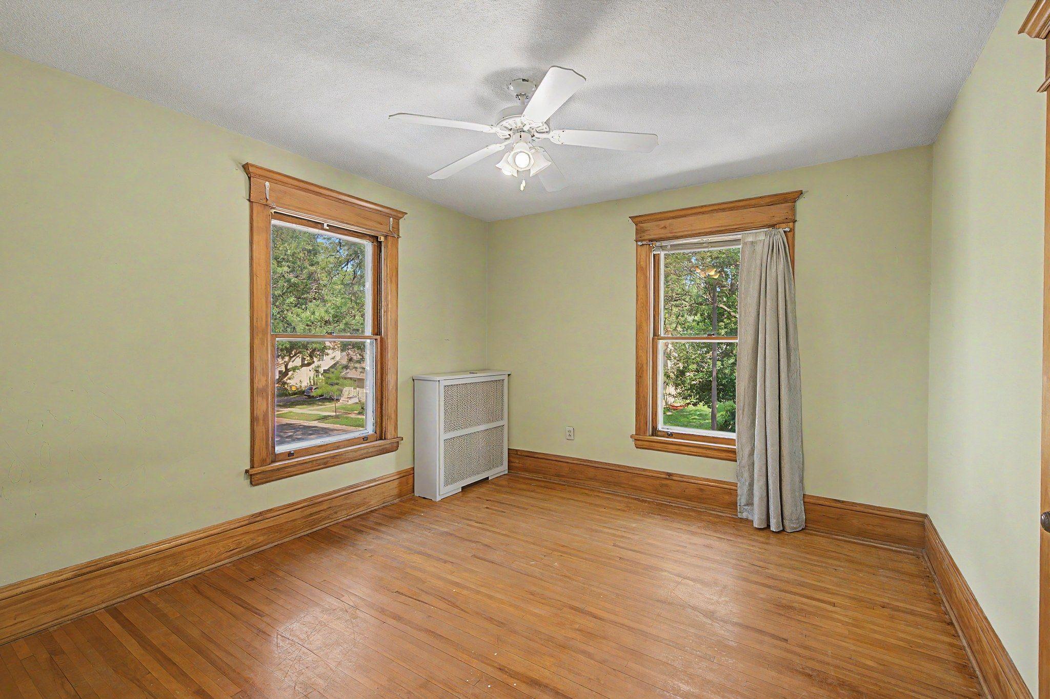 16-web-or-mls-987_Earl_Street_15_mls.jpg