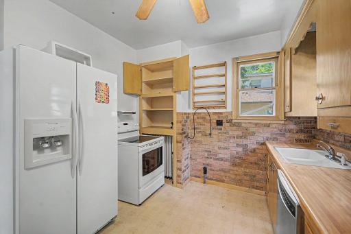 987 Earl Street, Saint Paul, MN 55106