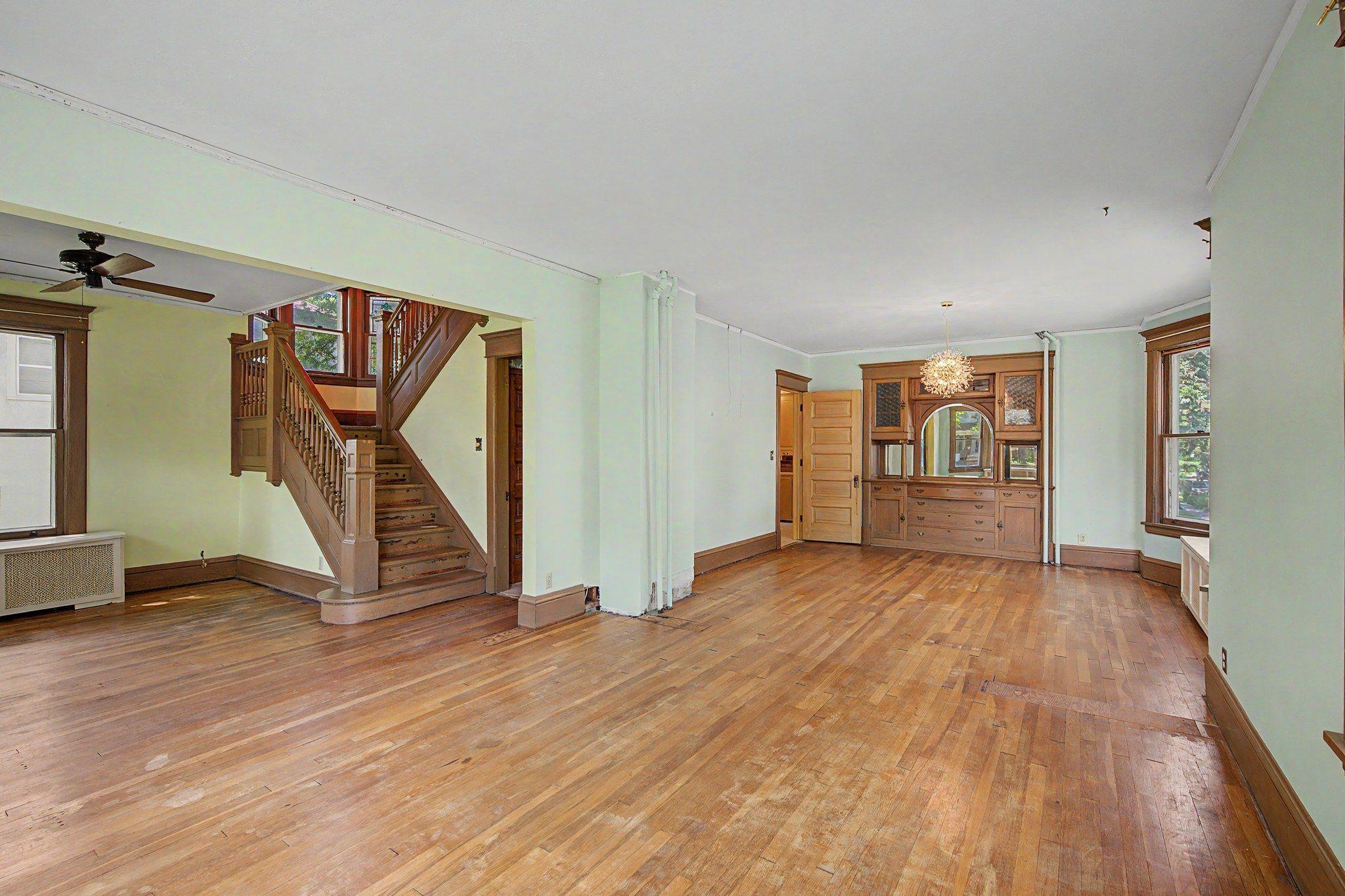 24-web-or-mls-987_Earl_Street_07_mls.jpg