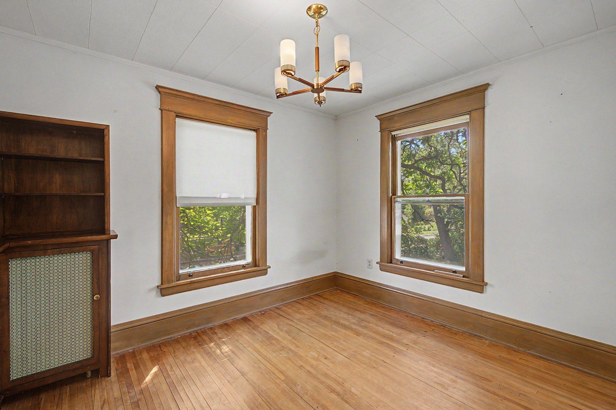 18-web-or-mls-987_Earl_Street_13_mls.jpg