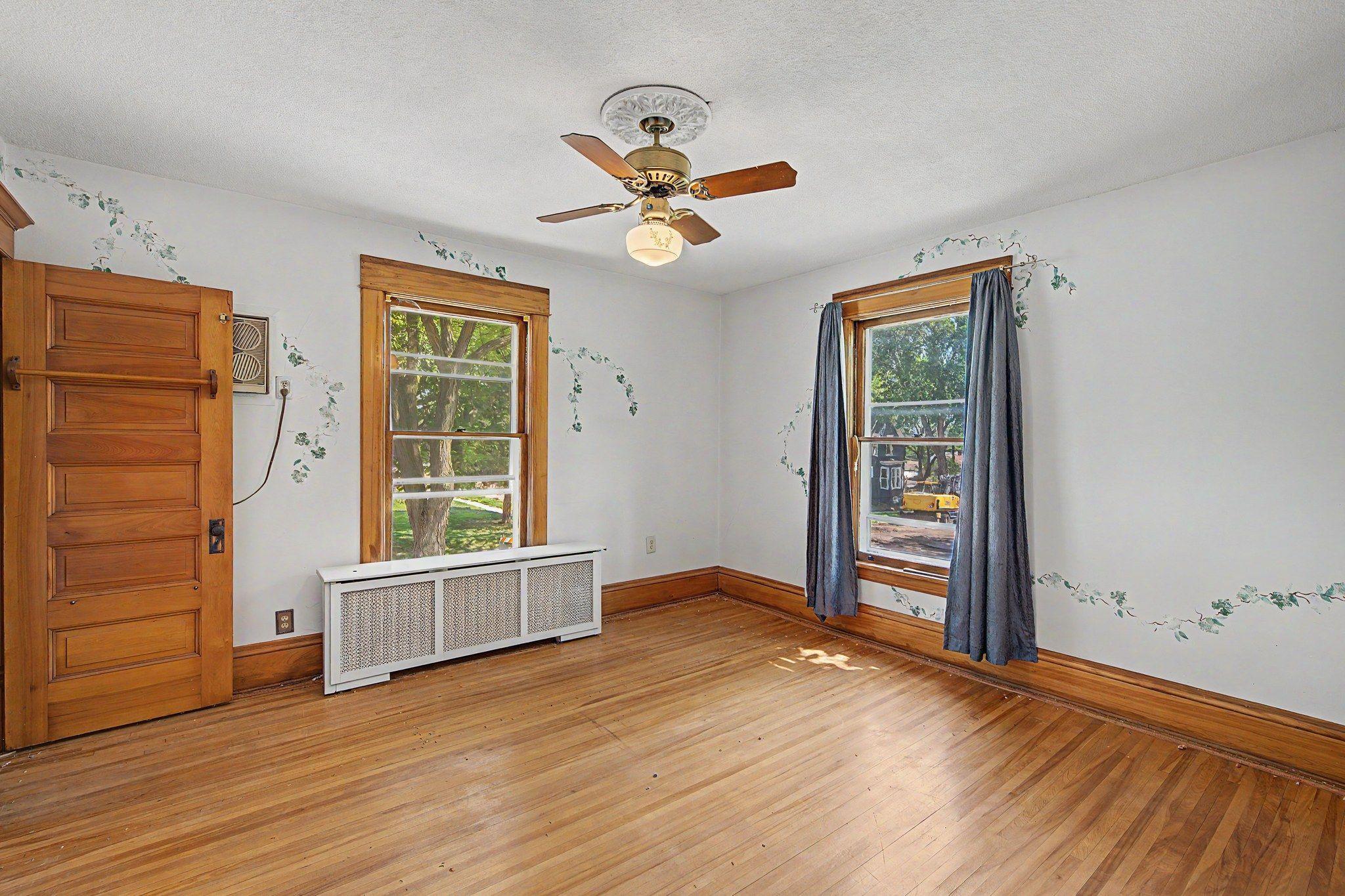 17-web-or-mls-987_Earl_Street_14_mls.jpg