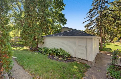 5-web-or-mls-987-Earl-Street_06_print.jpg