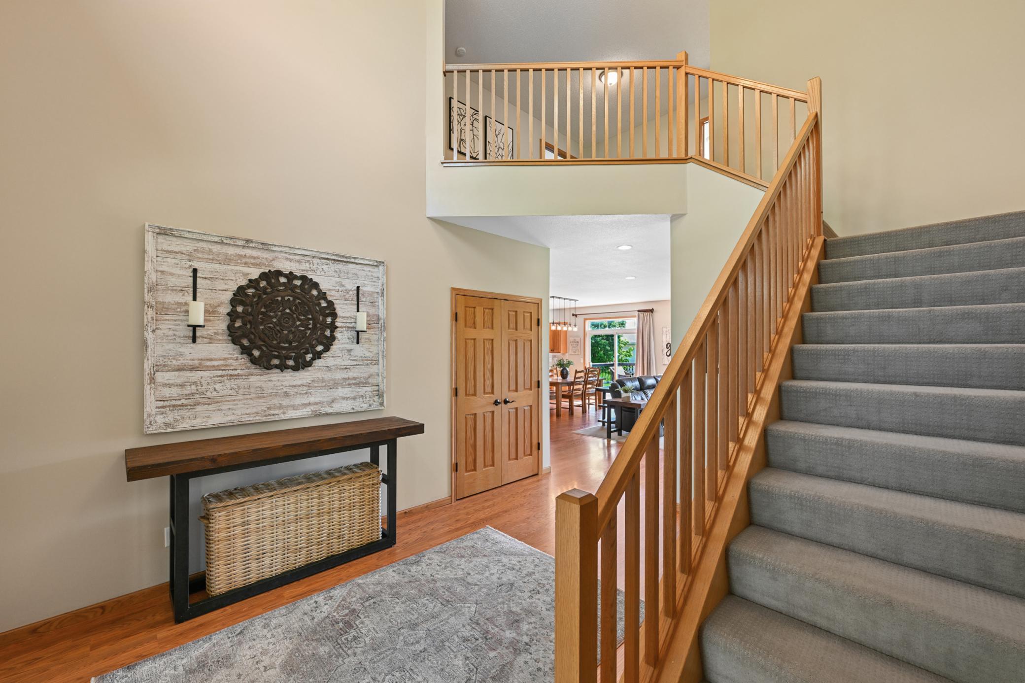 Stunning 2 story foyer