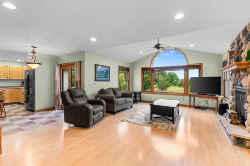 42790 Elmcrest Avenue, Harris, MN 55032