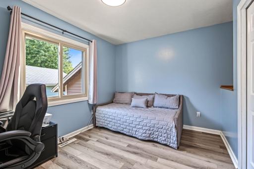 Bedroom 2 (Upper Level)