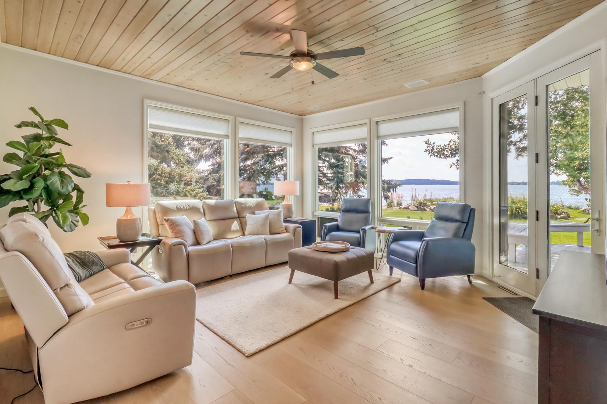 Sunroom1_3-3264.jpeg