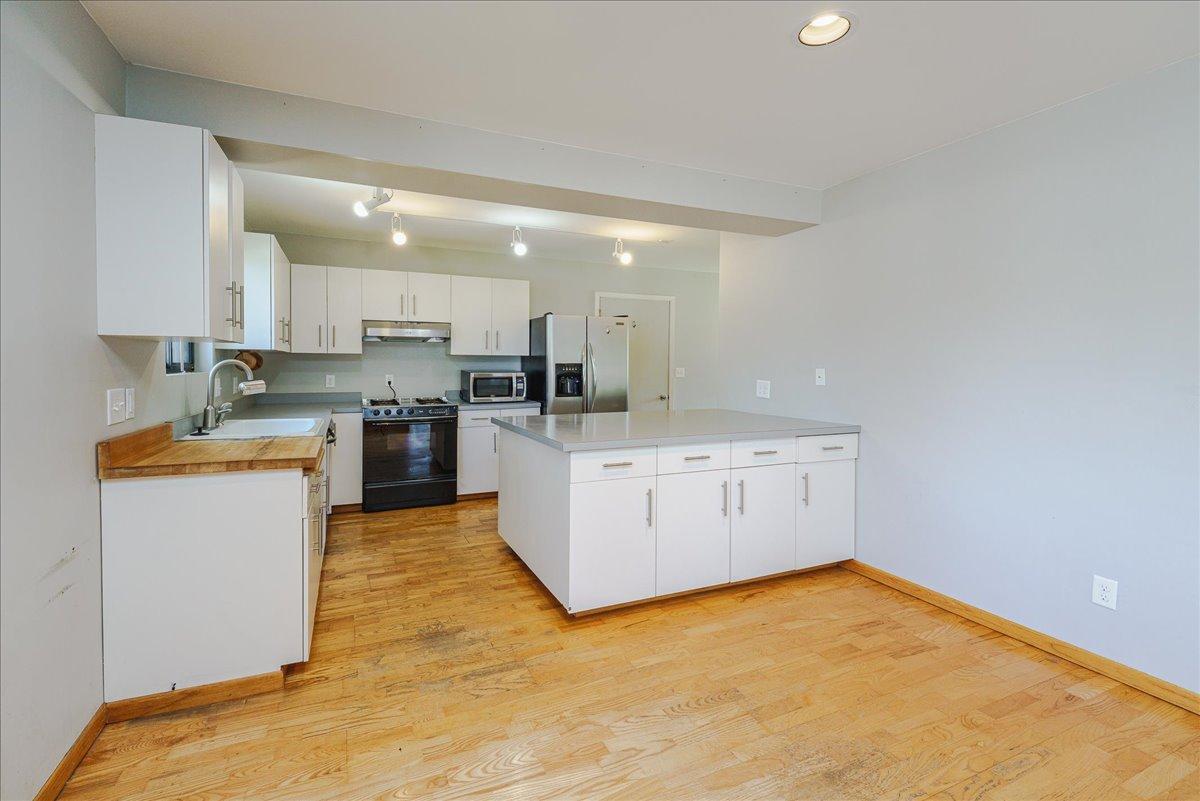 13-Kitchen.jpg