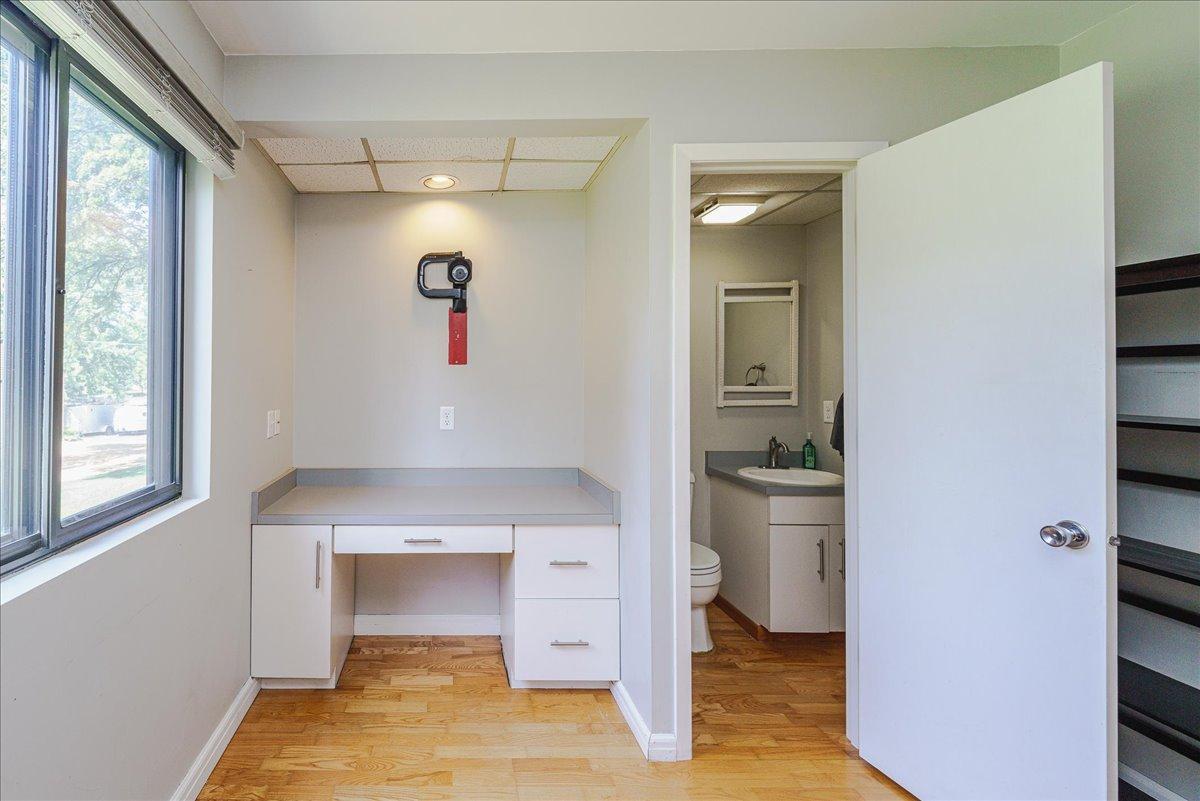 18-Office.jpg