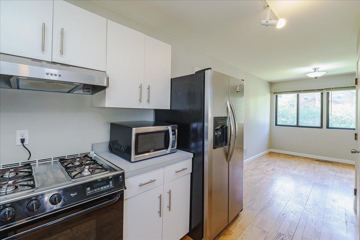 15-Kitchen.jpg