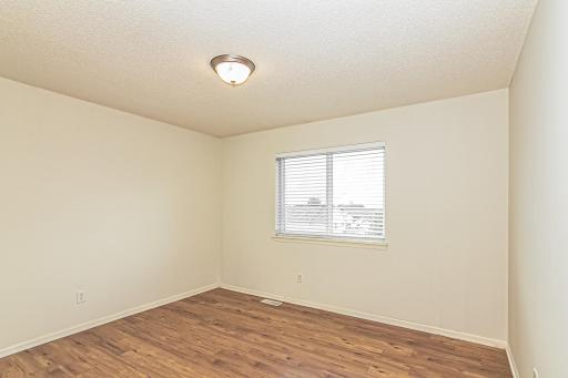 listing_10.jpg