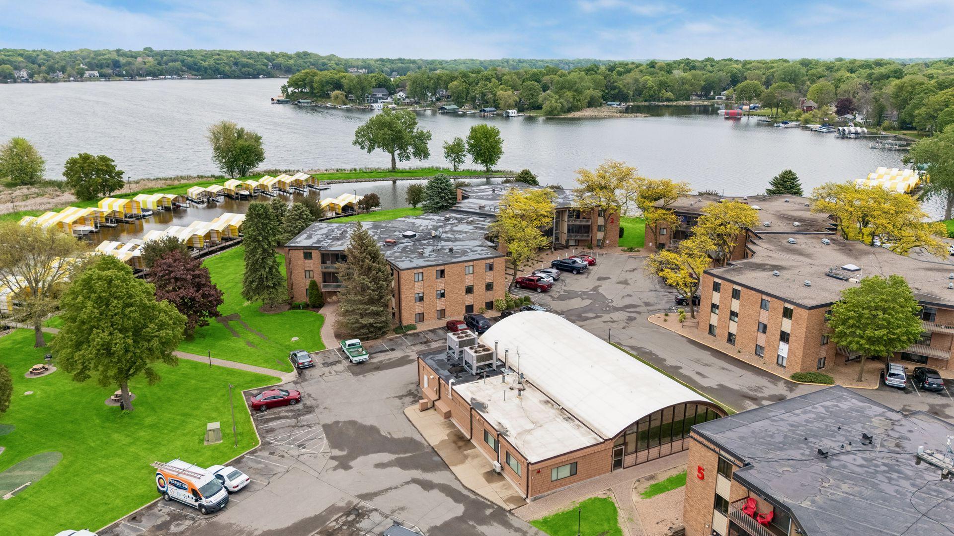 Resort Style living at SeaHorse Condominium