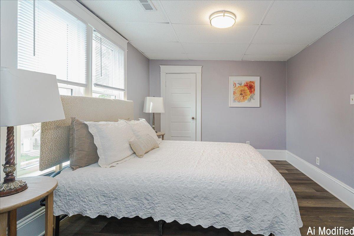 29-Primary Bedroom.jpg