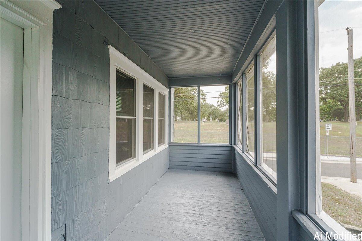 09-Front Porch.jpg