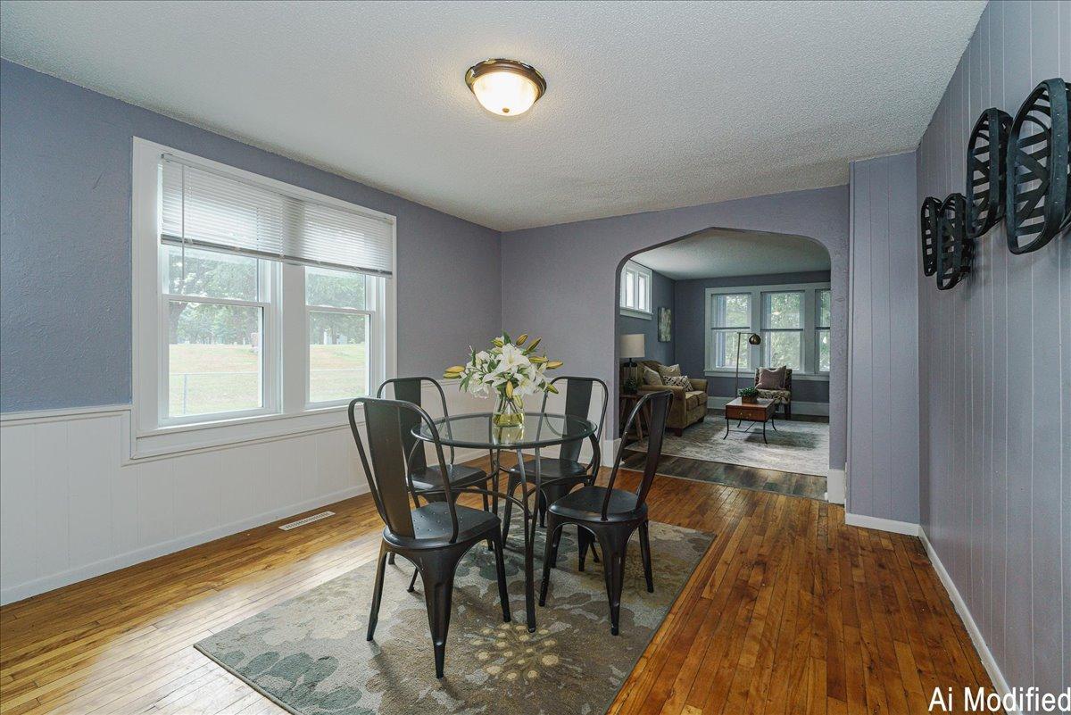 15-Dining Room.jpg