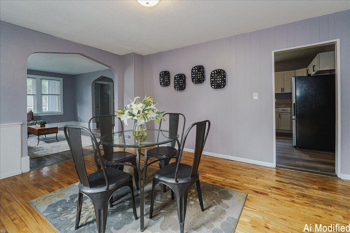 16-Dining Room.jpg