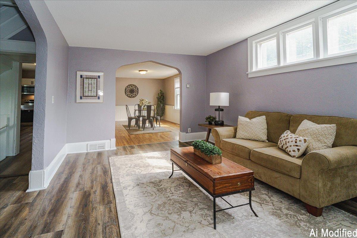 13-Living Room.jpg
